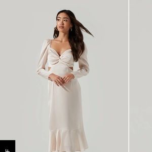 ASTR the Label LAINIE CUTOUT LONG SLEEVE MIDI DRESS in pearl